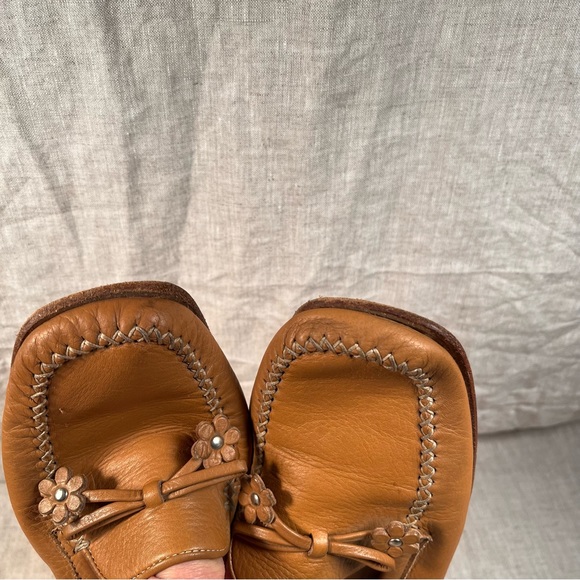 Coach tan leather flower tassel loafers 7 - Picture 6 of 7